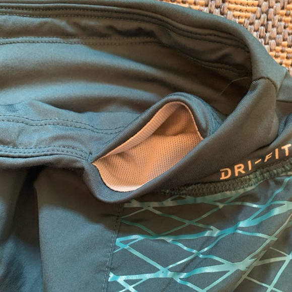 Nike Shorts - Picture 4 of 5